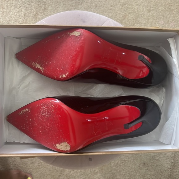 Christian Louboutin - Picture 3 of 5